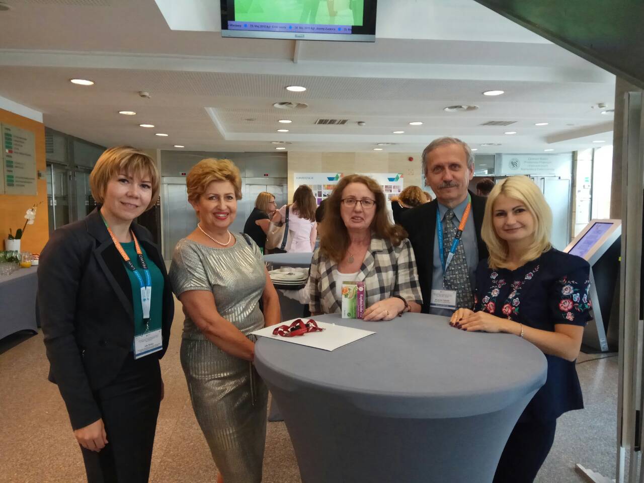 Міжнародна співпраця один